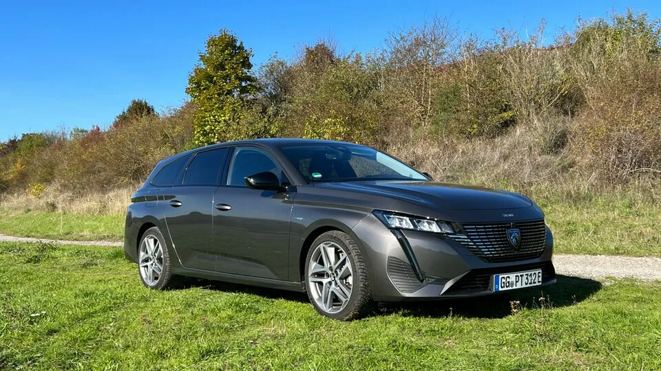 Der Peugeot 308 SW e-EAT8 ist die Plug-in-Hybrid-Variante des beliebten Kompaktmodells aus Frankreich.
